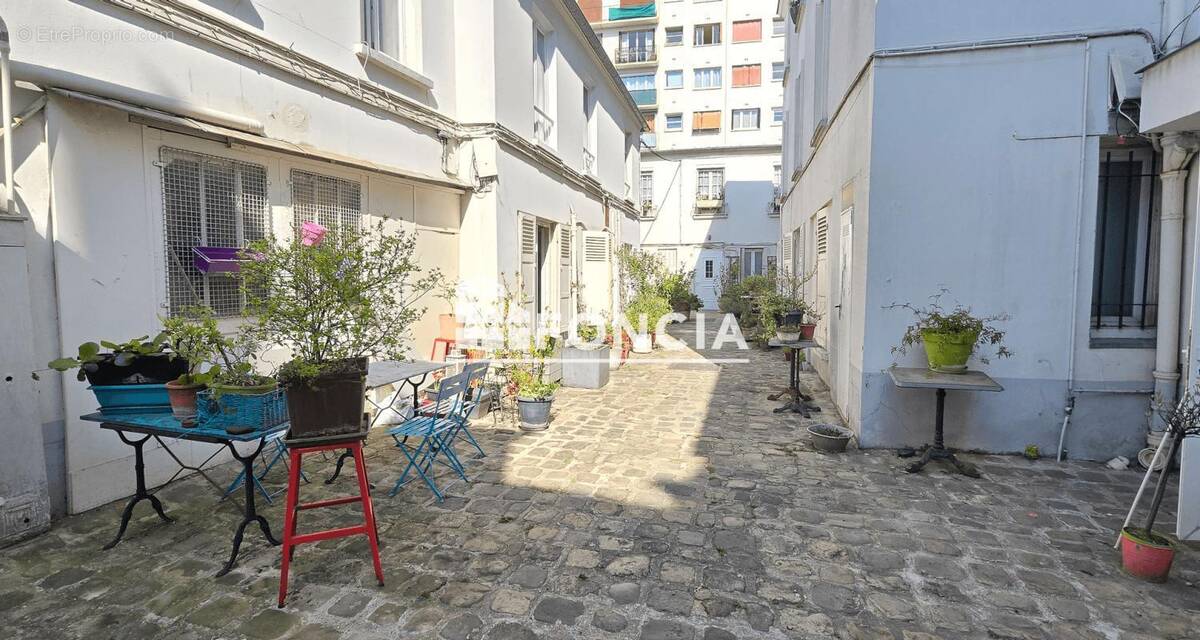 Appartement à PARIS-20E