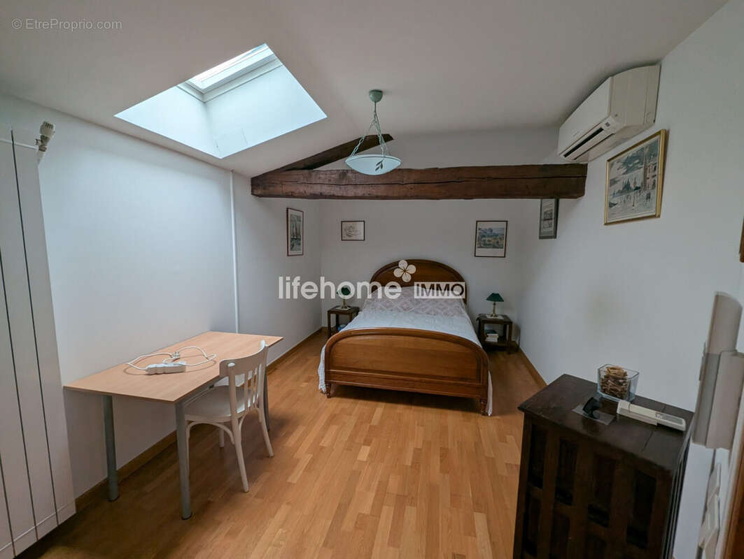 Appartement 242 m² à Frontignan  - photo 8