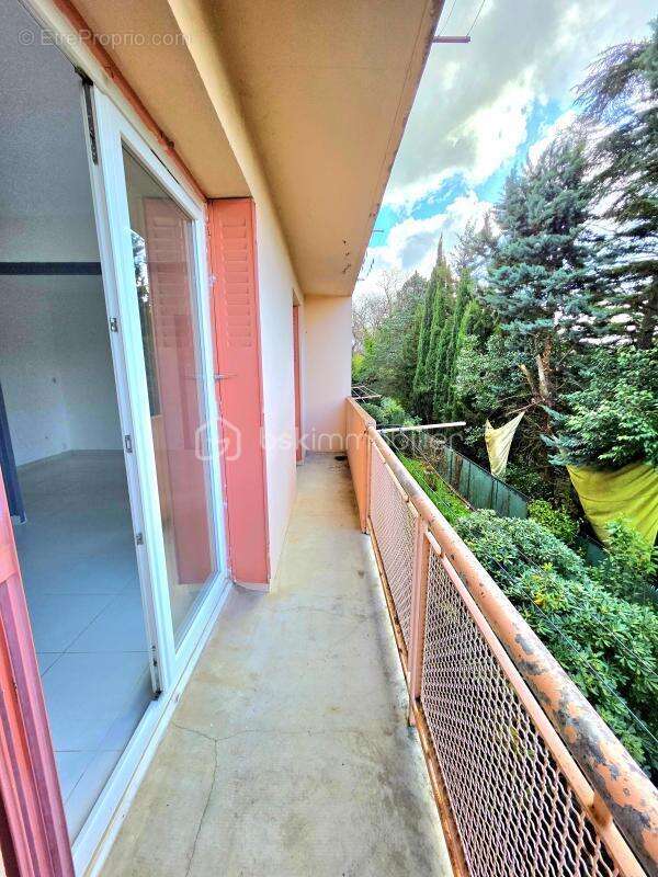 Appartement à VALREAS