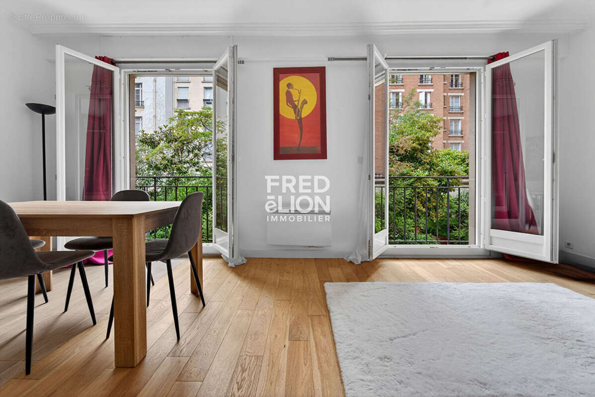 Appartement à NEUILLY-SUR-SEINE
