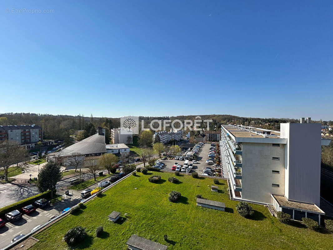 Appartement à LA CELLE-SAINT-CLOUD