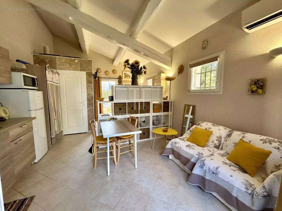 Studio dans résidence sécurisée - photo 8