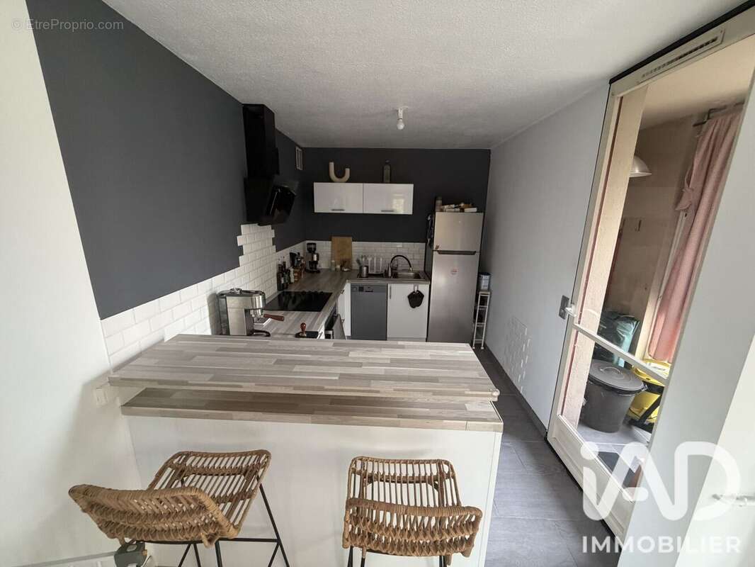 Appartement 65 m² à Cenon  - photo 5