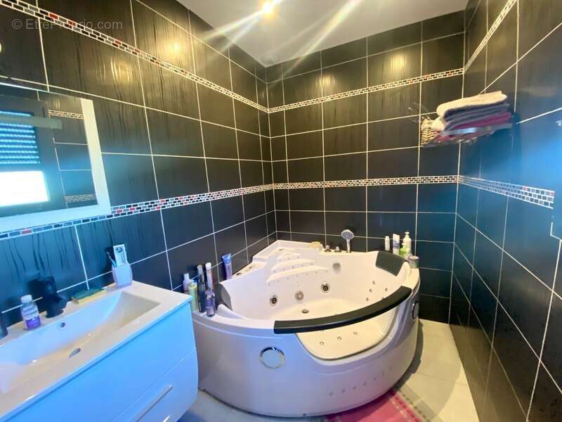 Maison à RION-DES-LANDES