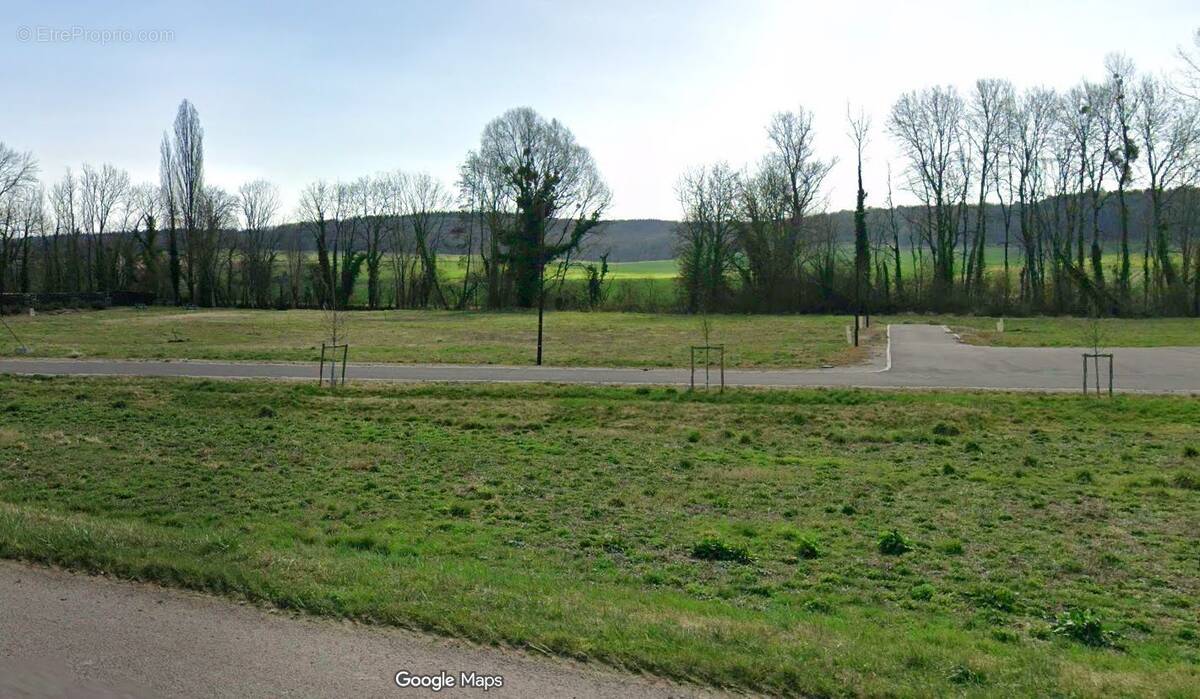 Terrain à VITRY-LE-CROISE