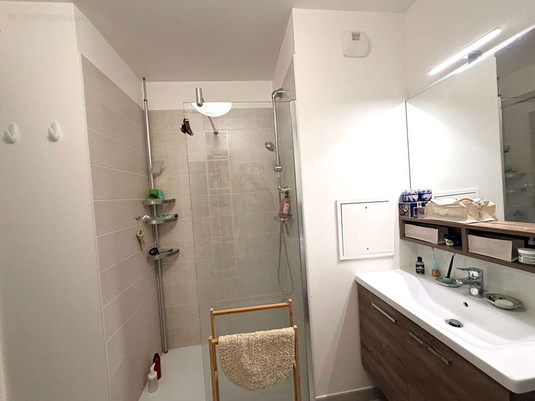 Appartement à SARTROUVILLE