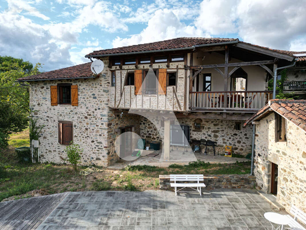 Maison Prendeignes 156m², 6 pièces, 4 chambres avec piscine. - photo 2