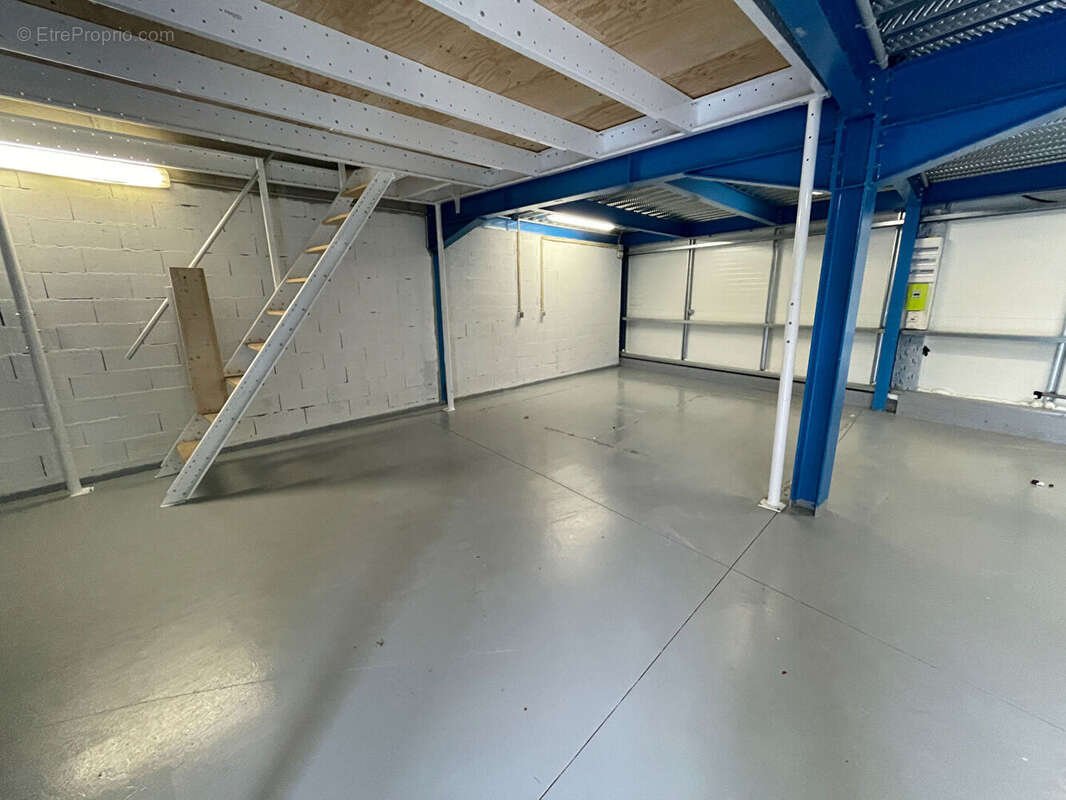 Commerce à VILLENOY