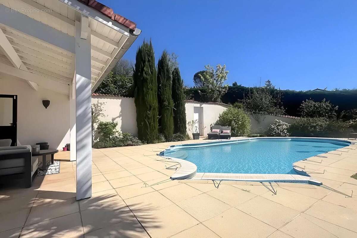 Maison 135 m² à La Tour-De-Salvagny  - photo 7