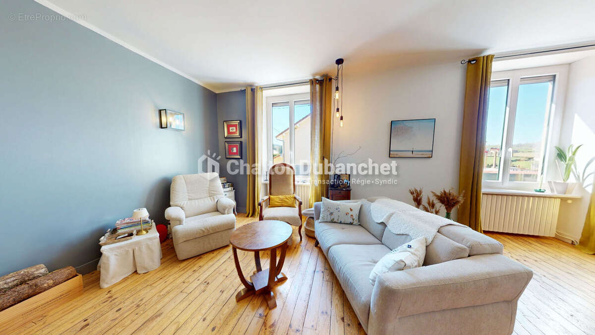 Maison à COURS-LA-VILLE