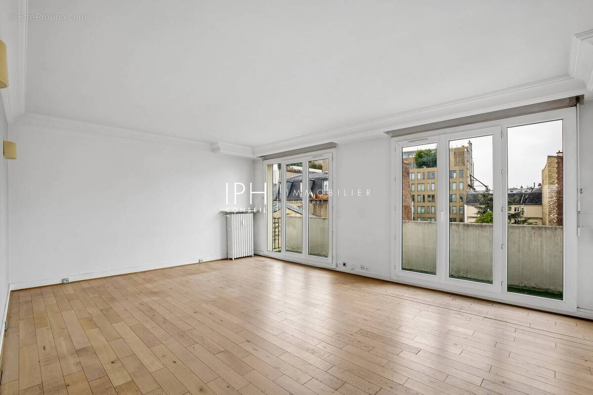 Appartement à NEUILLY-SUR-SEINE