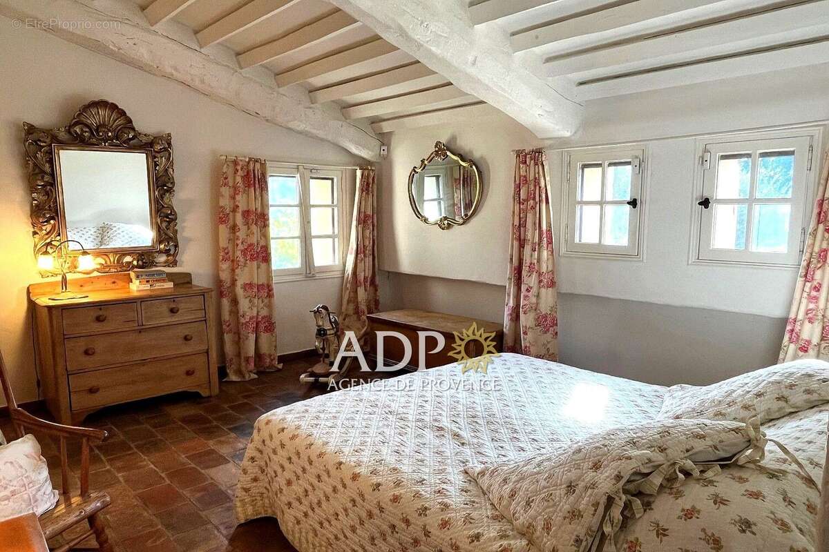 Maison à SAINT-VALLIER-DE-THIEY