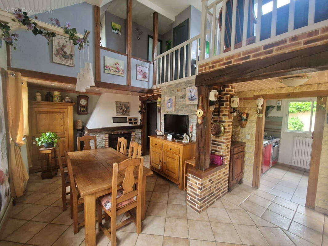 Maison à SAINT-LUBIN-DES-JONCHERETS