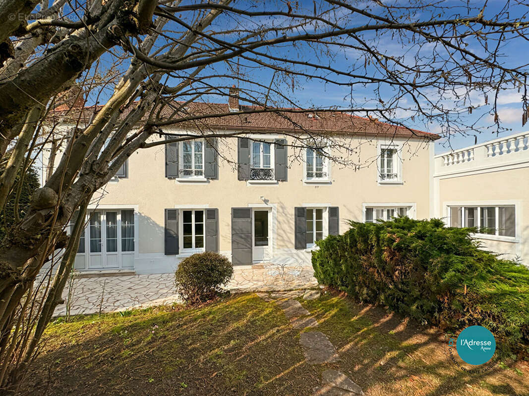 Maison à MENNECY