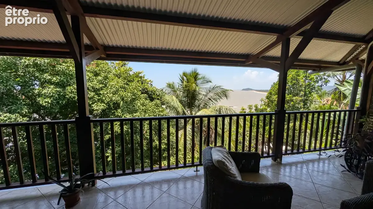 Exceptionnel à Cayenne Bourda : Villa d’architecte avec vue mer panoramique et fort rendement locatif - photo 17