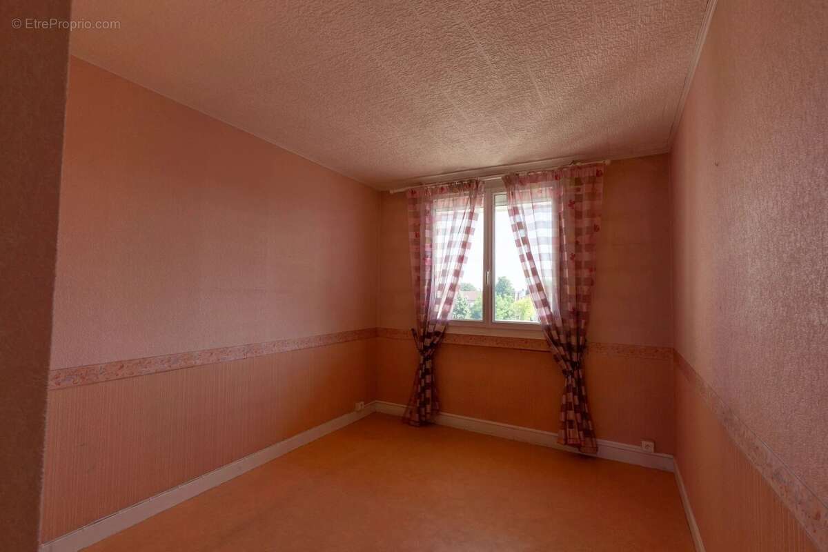 Troyes, Appartement de type V avec balcon et cave - photo 3