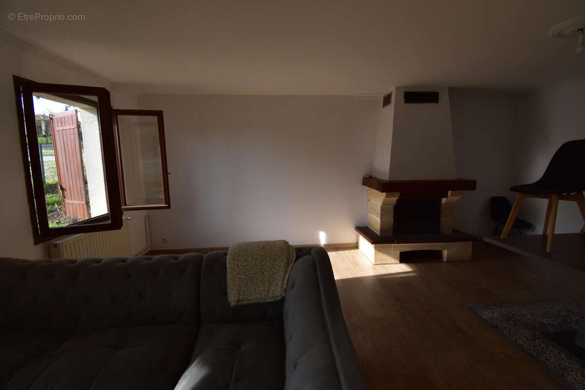 DSC_0003 - Maison à SAINT-SATURNIN