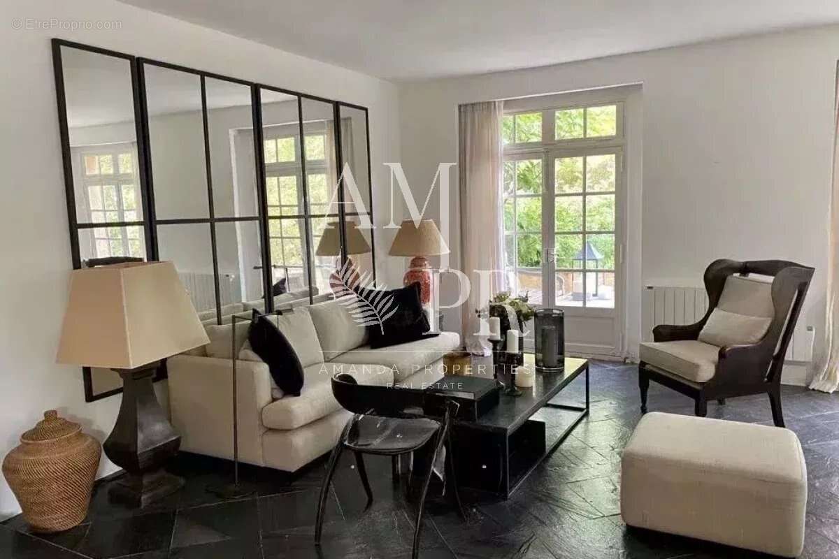 Maison à MOUANS-SARTOUX