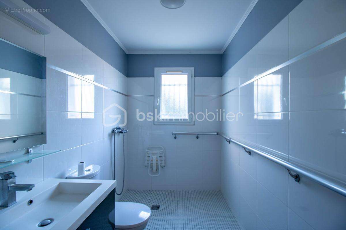 Appartement à BEAULIEU