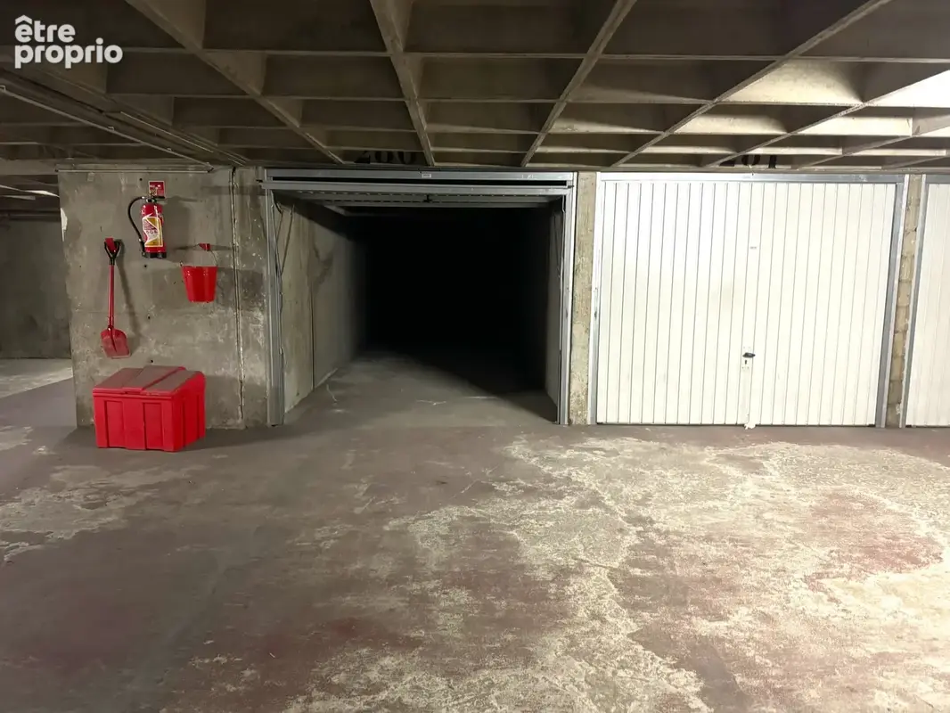 Rare ! Double box d'environ 25m2 en sous-sol à proximité de Nation et Daumesnil - photo 2