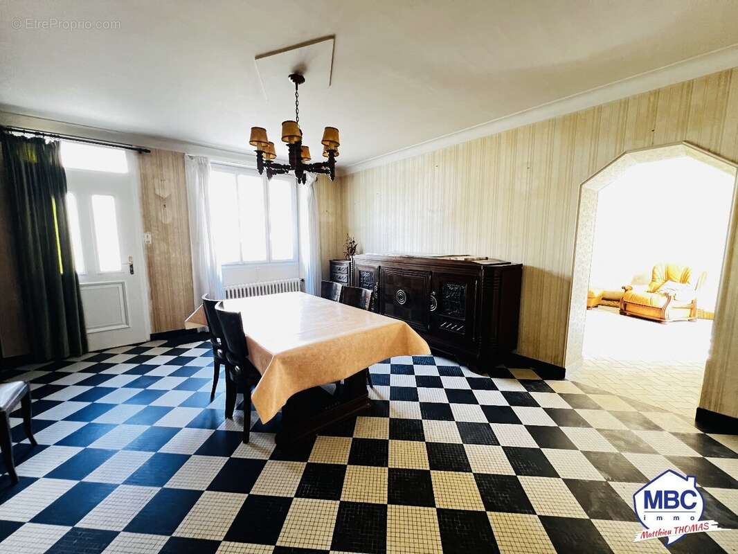 Maison à BEAUSSE