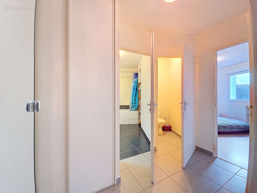 Appartement à MEYLAN