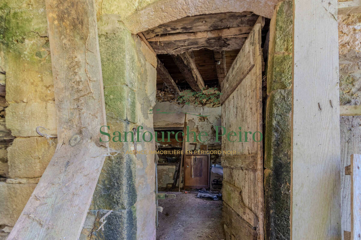 À 12 km au Sud de Sarlat, sur la commune de Saint Vincent de Cosse - Vallée de la Dordogne - photo 12