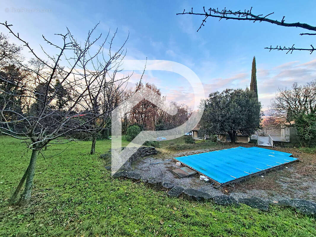 Maison à MONTBOUCHER-SUR-JABRON