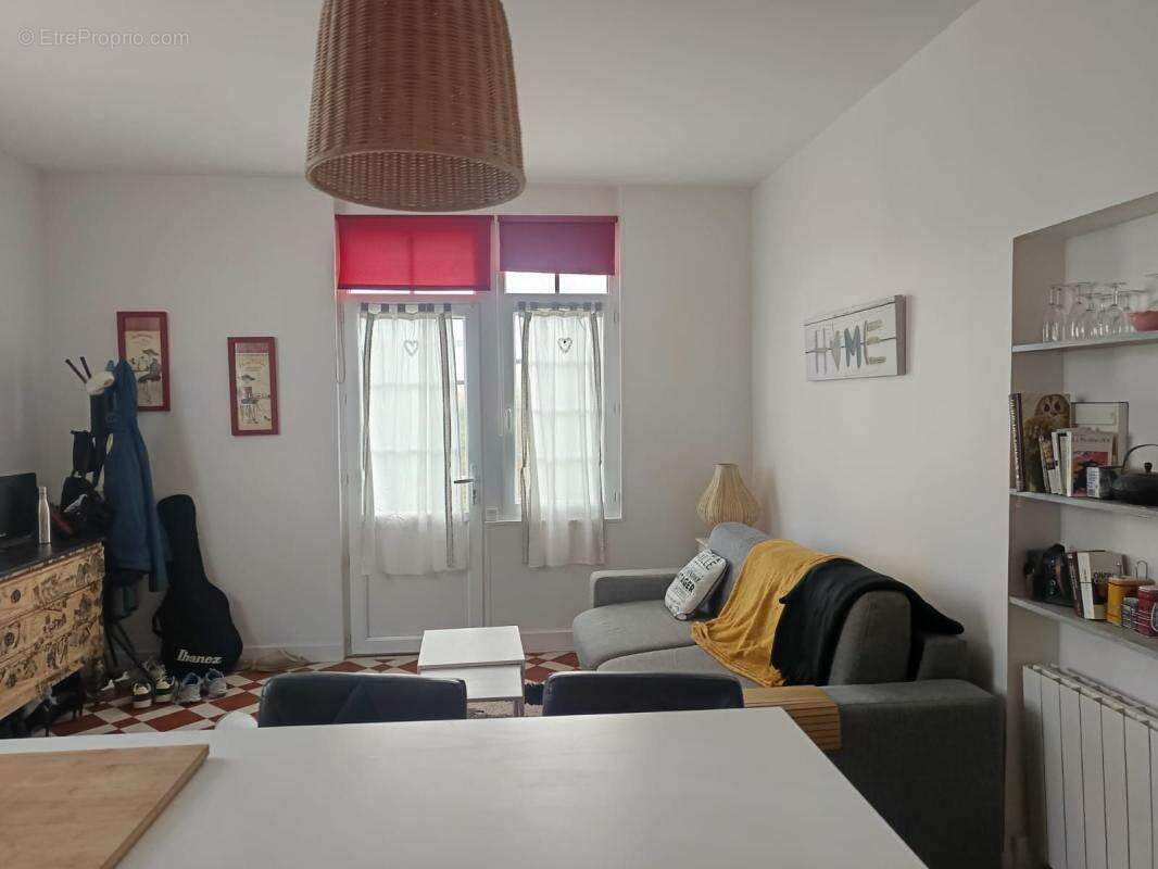 Appartement à VARAVILLE