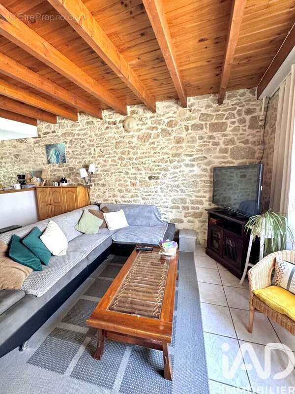 Maison 74 m² à Sauzet  - photo 4