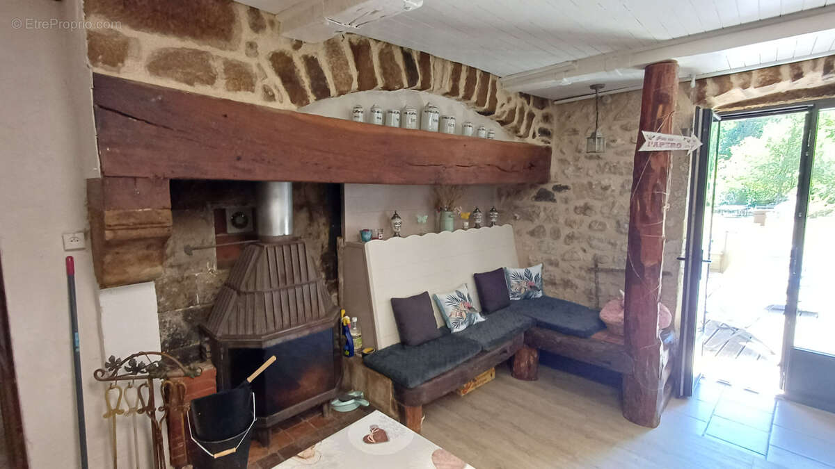 Ensemble immobilier avec dépendances, piscine et lac - photo 13
