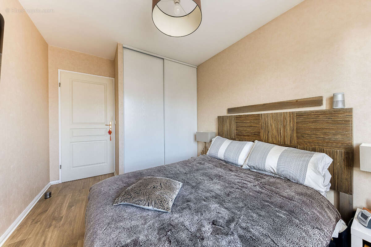 Appartement à LE PLESSIS-ROBINSON