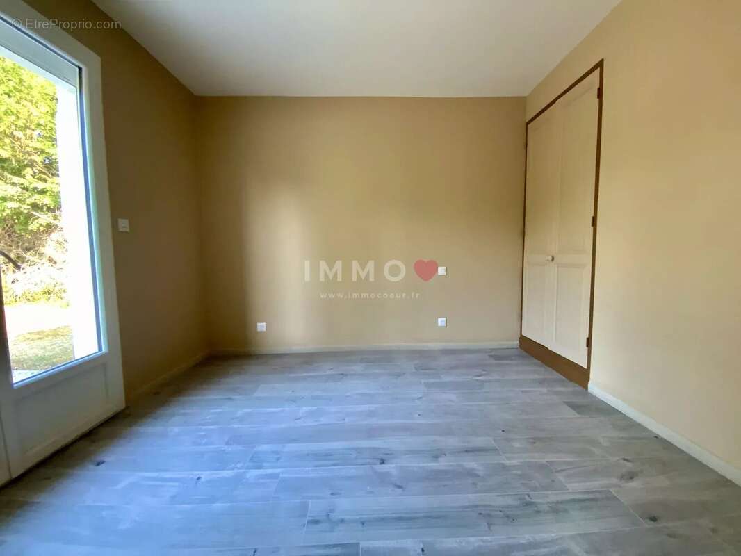 Maison de plain-pied rénovée – 3 chambres – Commerces et écoles à pied - photo 16