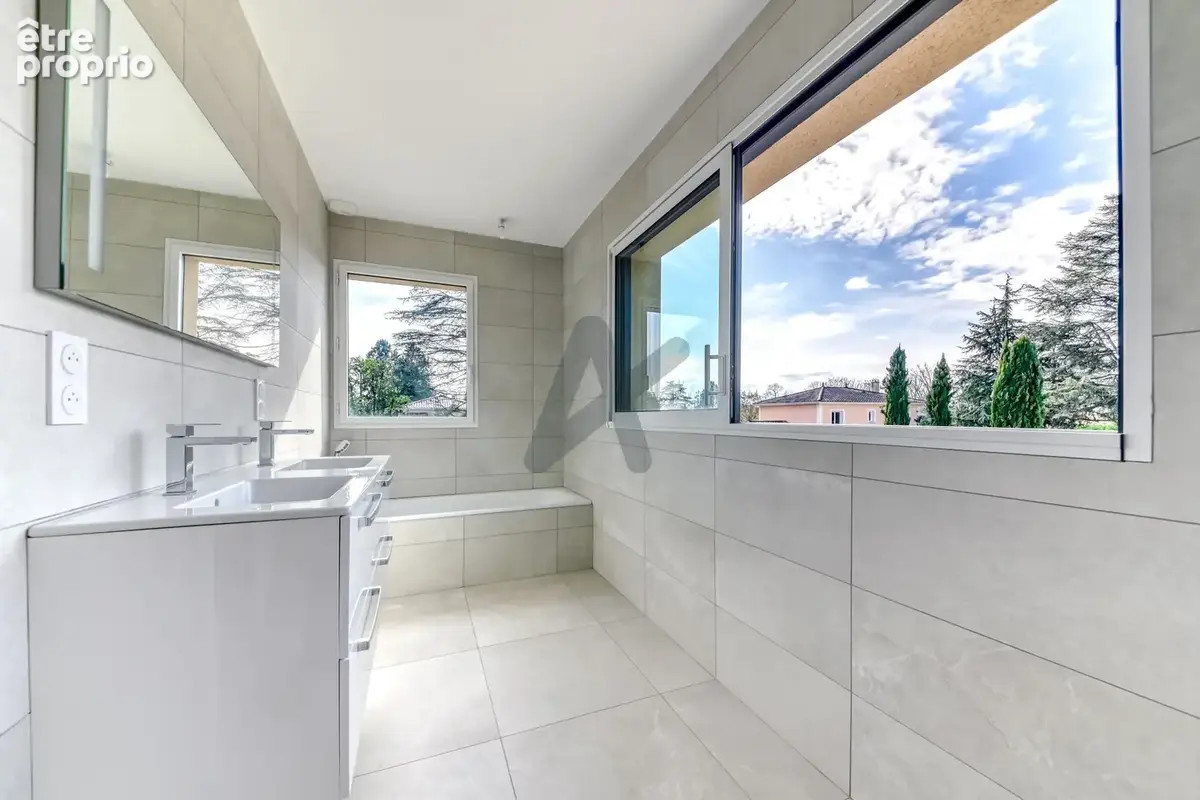 Ecully - Les Serres: Une maison contemporaine de 189m2, 5 chambres, terrasse, jardin, piscine et garage. - photo 14