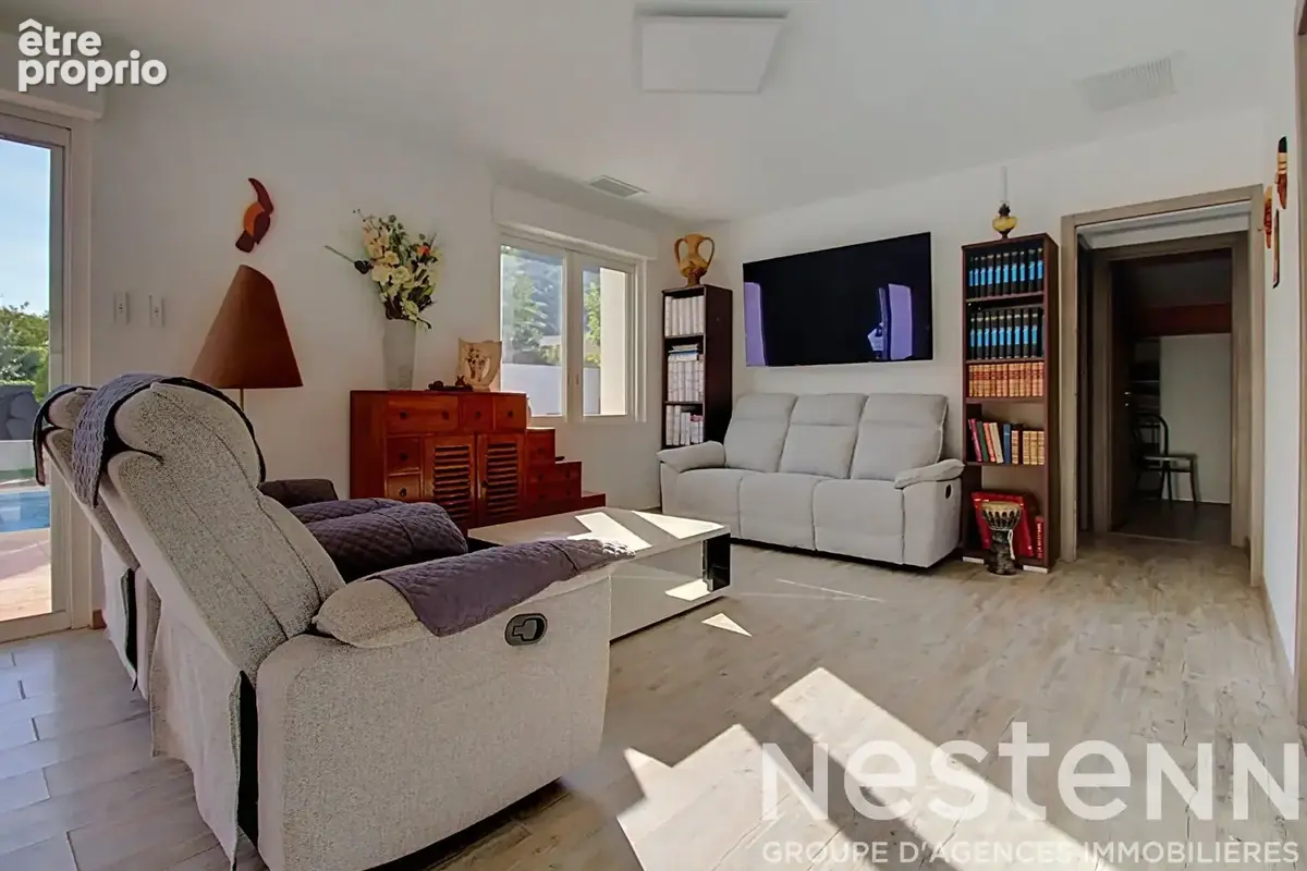 A VENDRE - Maison 70 m² , 2 chambres, piscine , garage , grand terrain idéal camping  car . - photo 5