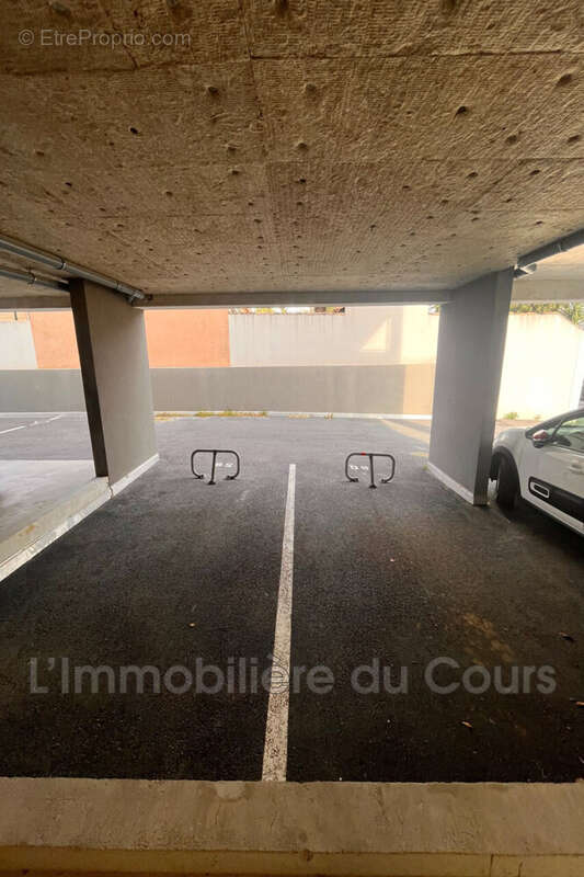 Parking à MARTIGUES