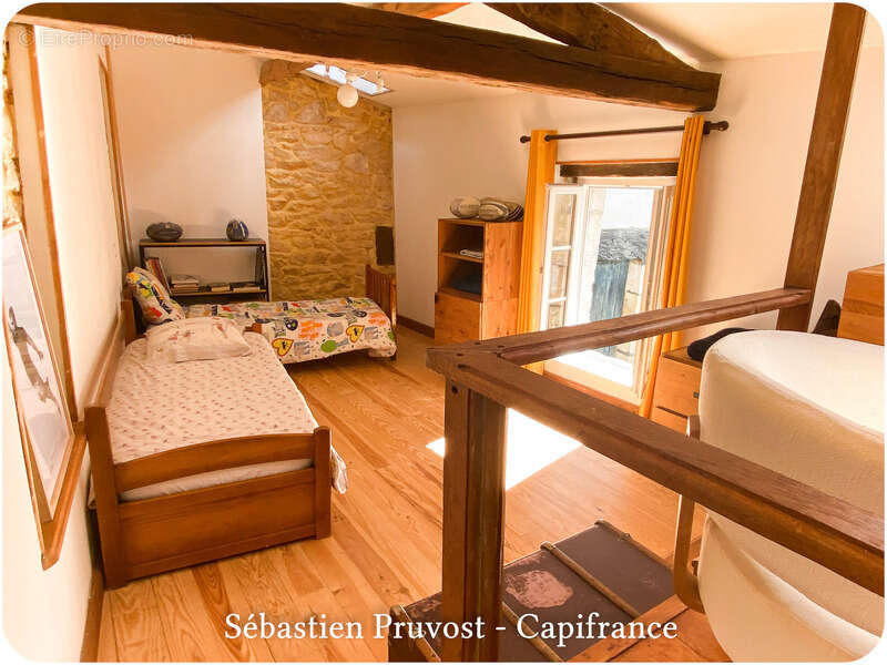 Maison à SAINT-PARDOUX-LA-RIVIERE