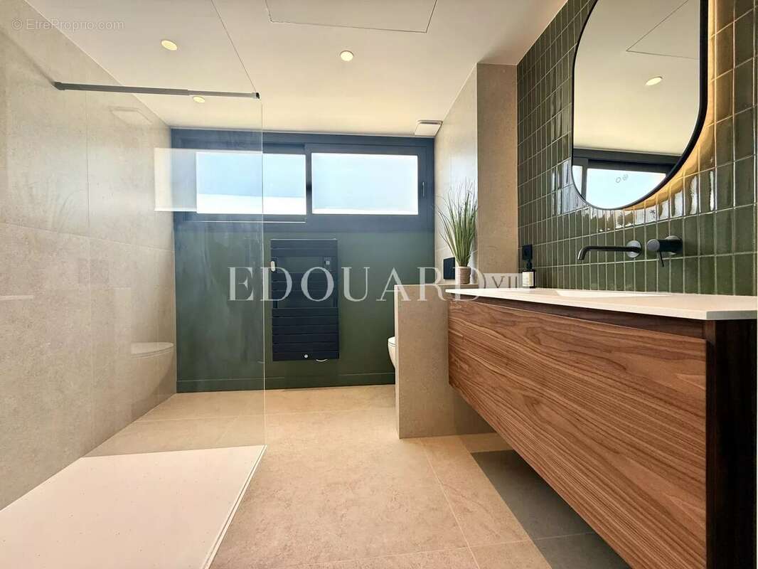 Somptueuse villa complètement rénovée avec piscine chauffée et splendide vue mer panoramique - photo 28