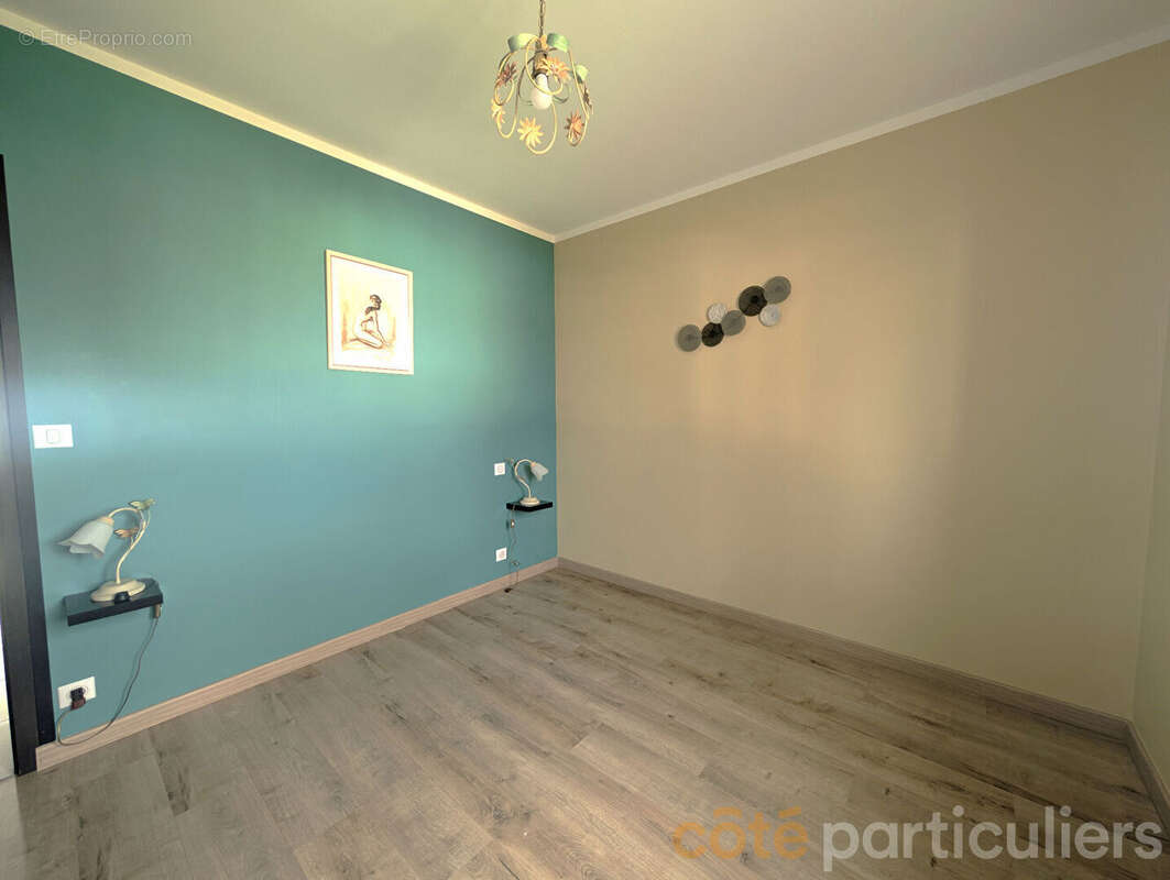 Maison à LUC-LA-PRIMAUBE