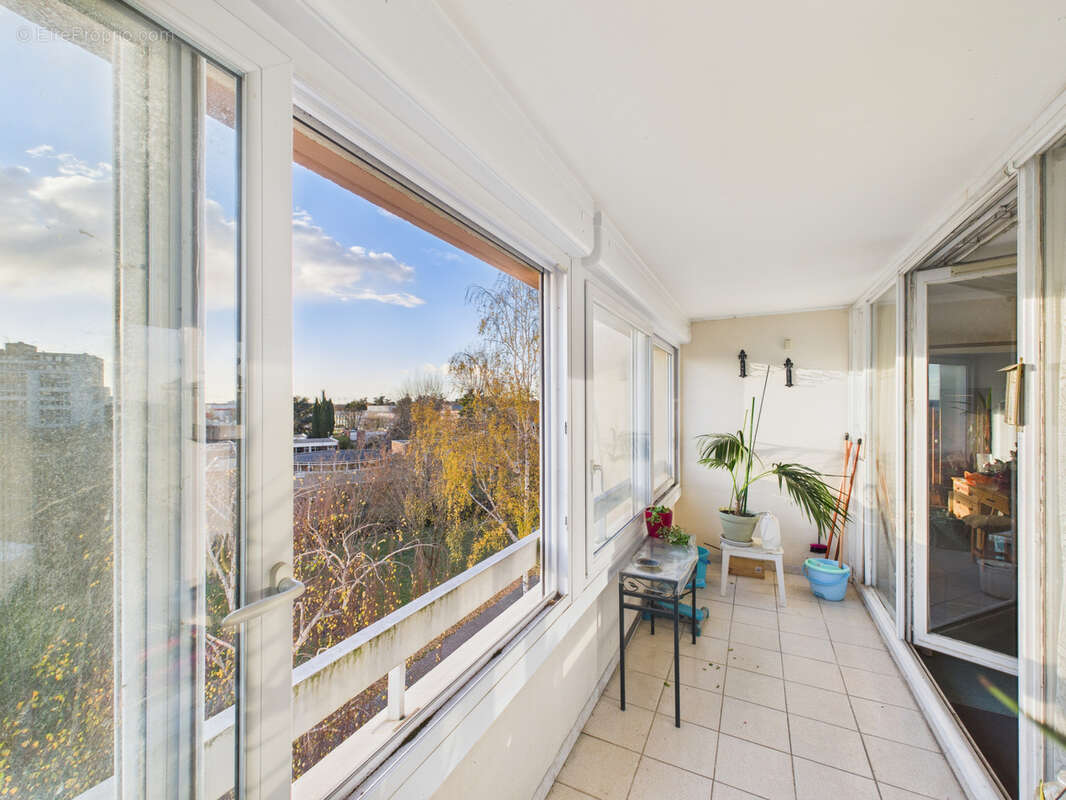 Appartement à SARTROUVILLE