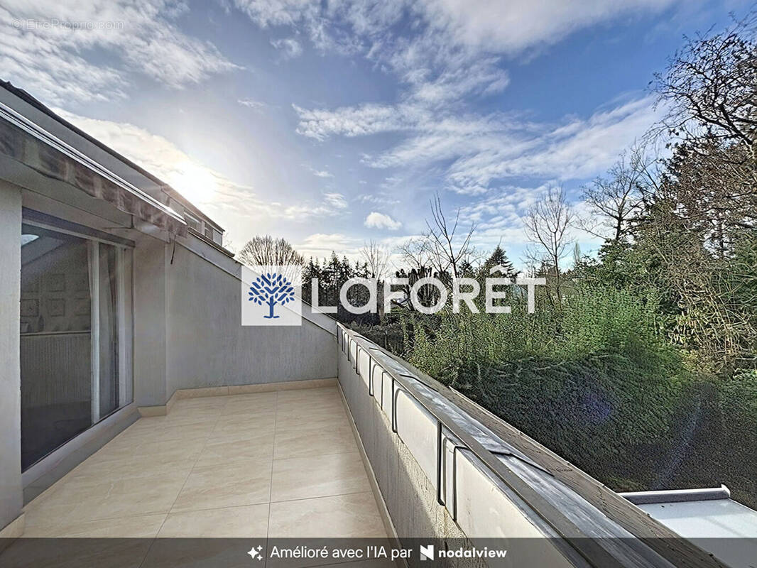 Appartement à SAINT-NOM-LA-BRETECHE