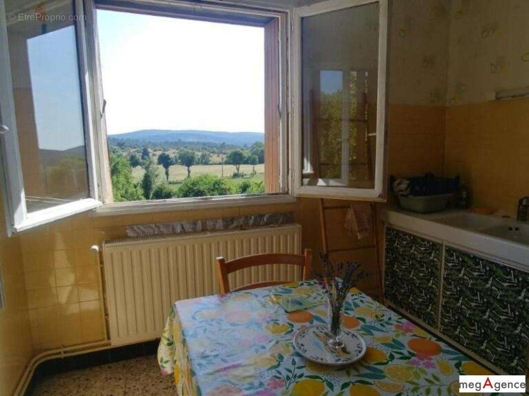 Maison à MAS-SAINT-CHELY