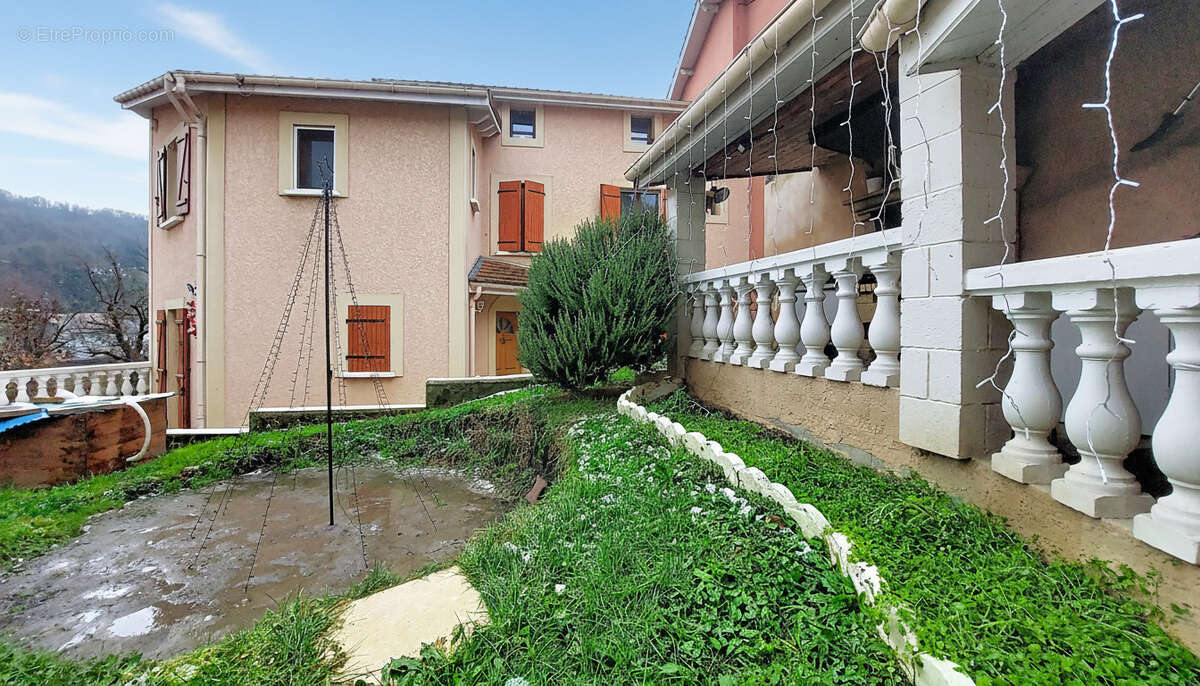 Maison à SAINT-ROMAIN-EN-GIER