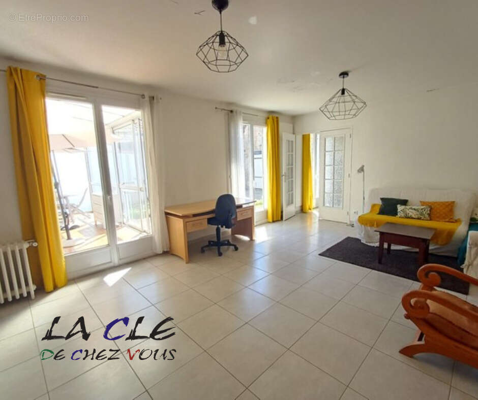 Maison à COULONGES-SUR-L'AUTIZE