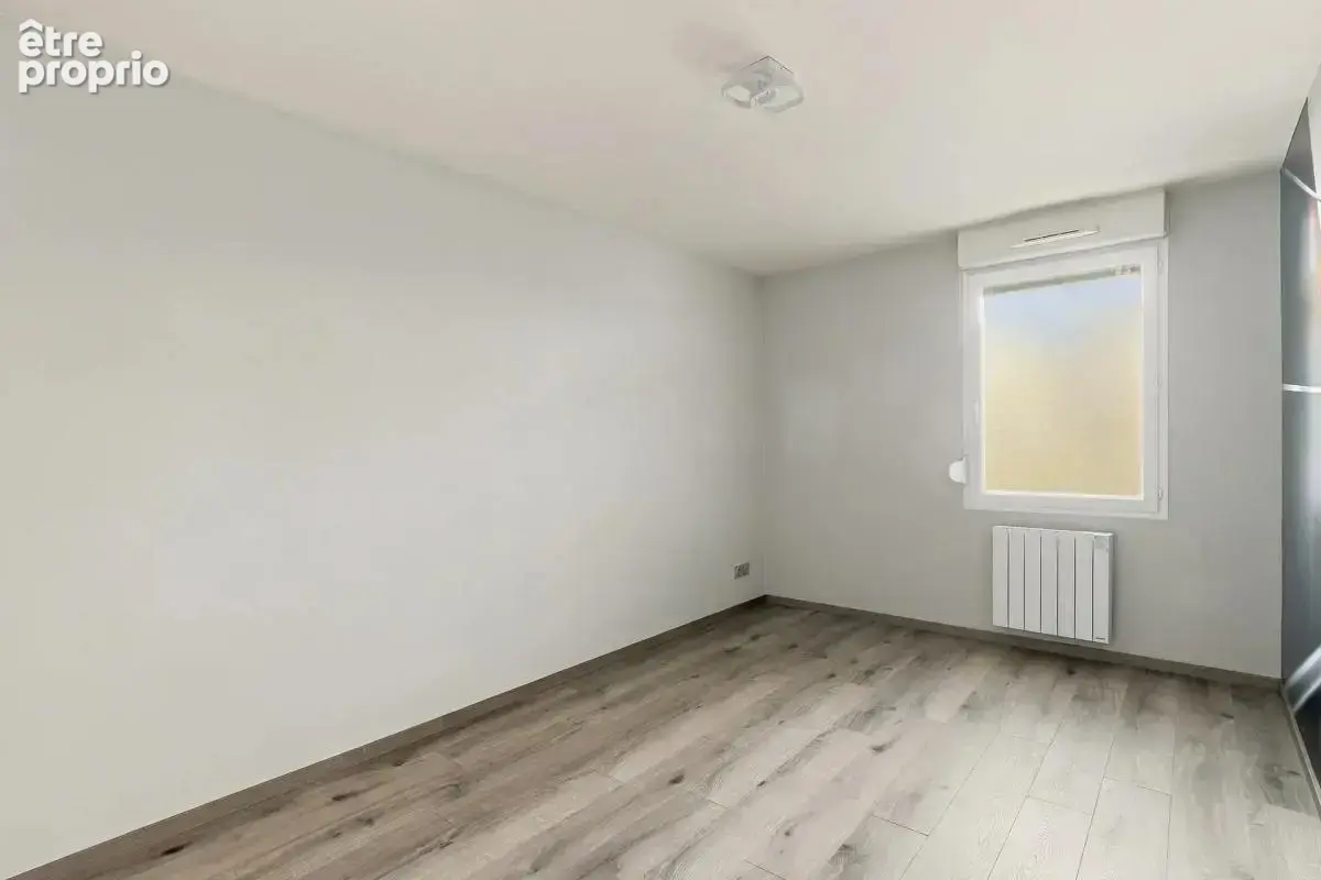 Appartement 4 pièces de 80 m² à Ville-la-Grand - Parking - Terrasse - photo 18