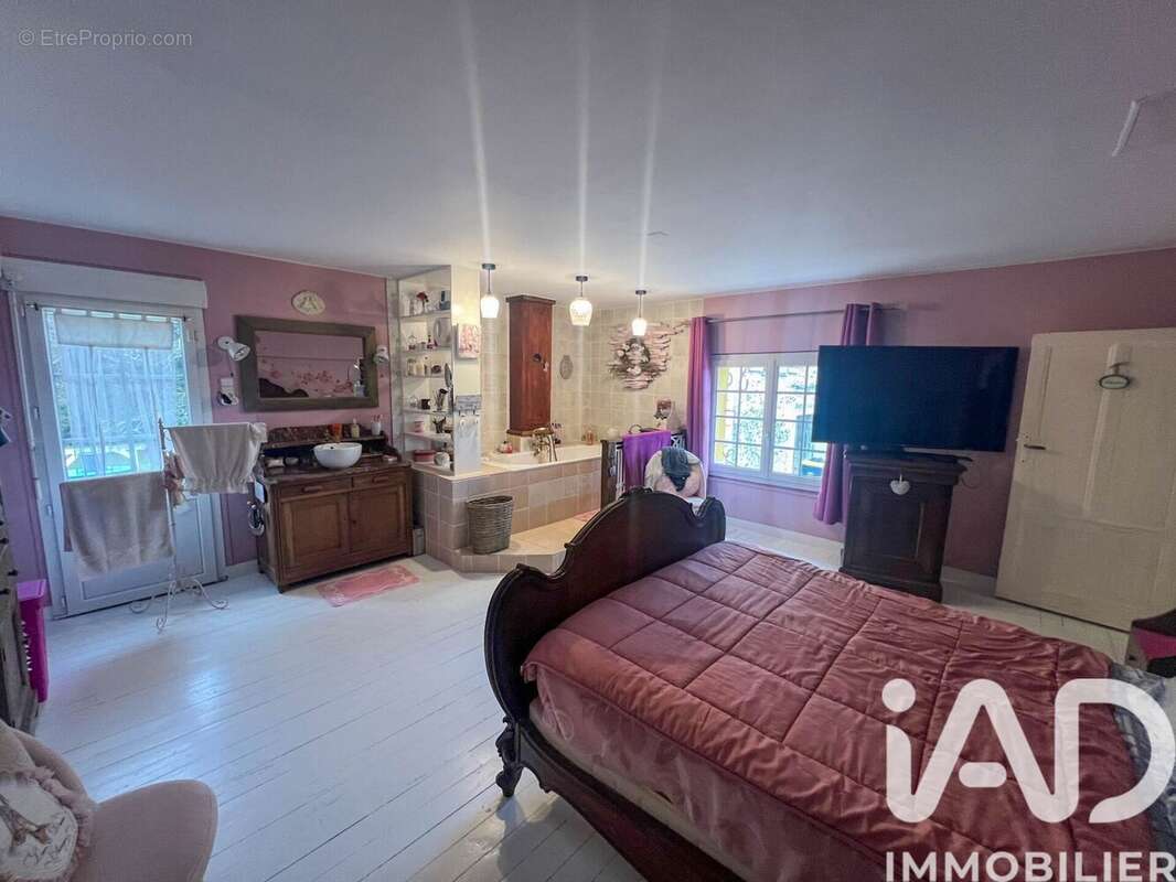 Maison 210 m² à Bellot  - photo 6