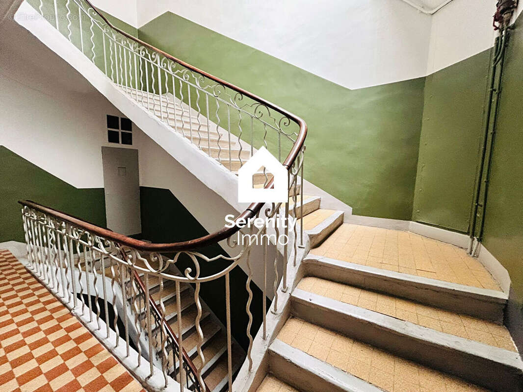 Appartement à MARSEILLE-1E