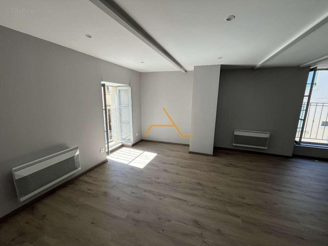 Appartement à VALREAS