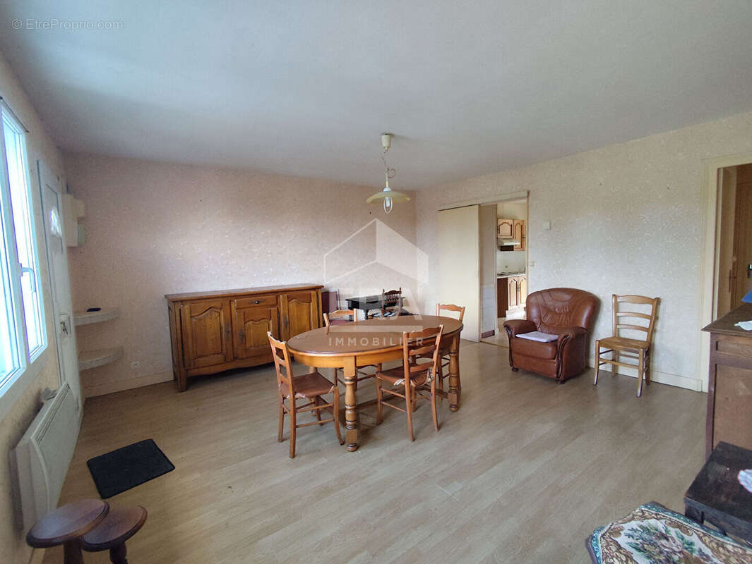 Maison à SAINT-LAURENT-DE-CERIS