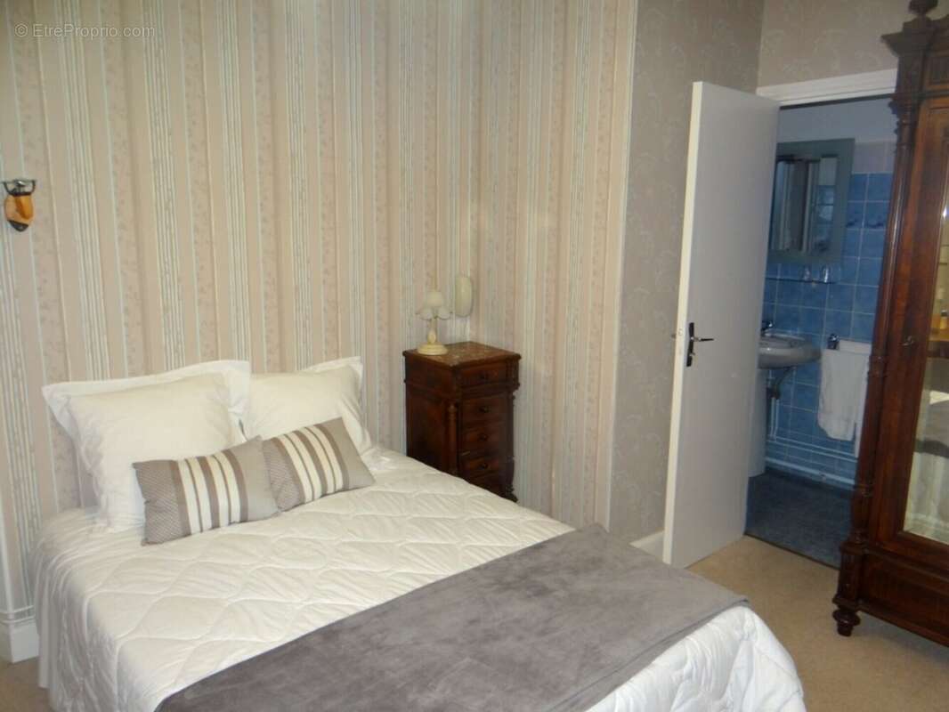 Dpt Allier (03), à vendre ESTIVAREILLES Hôtel - Restaurant -Bar ( licence 4 ) 10 minutes de Montluçon - photo 30